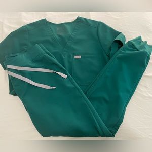 FIGS S scrub top and XS pants set - Hunter Green